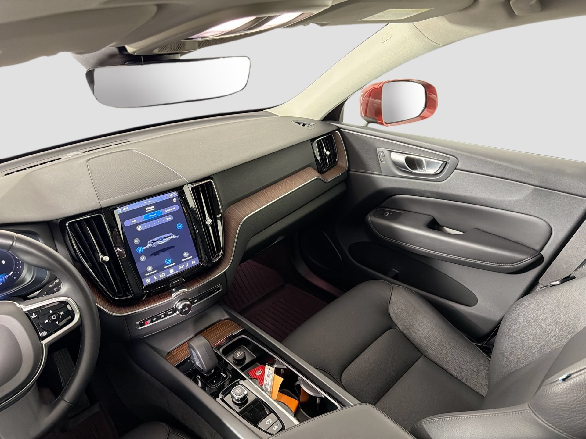 Certified 2023 Volvo XC60 B5 Plus w/ Protection Package Premier FWD image 24