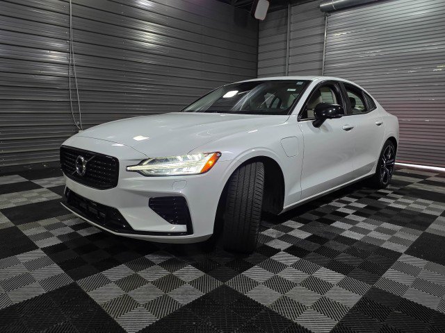 Used 2022 Volvo S60 T8 R-Design Expression w/ Advanced Package image 40