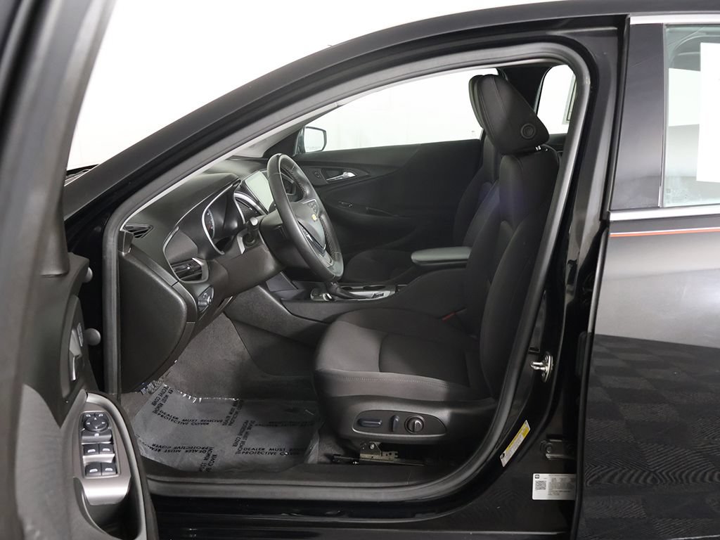 Used 2024 Chevrolet Malibu RS FWD image 24