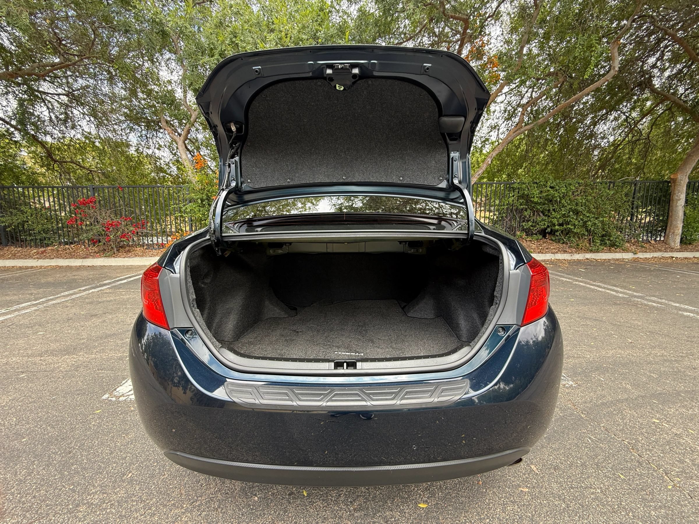 Used 2019 Toyota Corolla SE w/ Carpet Mat Package (TMS) FWD image 26