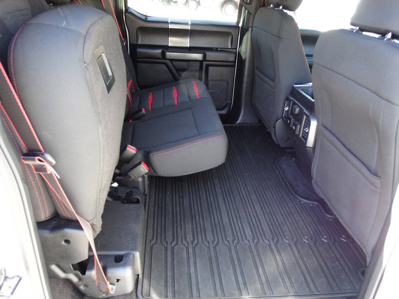 Used 2017 Ford F150 4x4 SuperCrew XLT w/ FX4 Pkg w/ Equipment Group 302A Luxury image 37