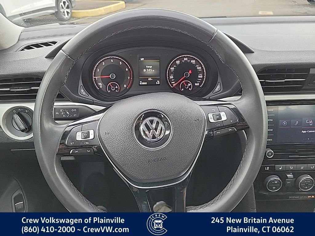 Certified 2022 Volkswagen Passat 2.0T SE FWD image 5