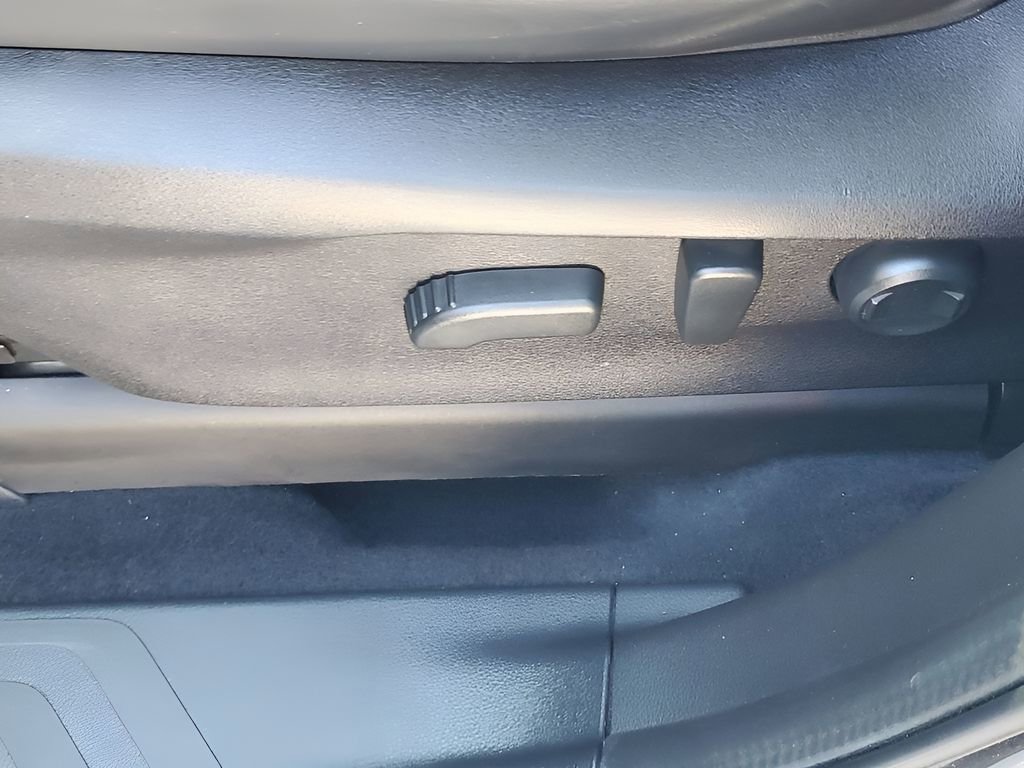 Used 2022 Subaru Ascent Limited w/ Technology Package image 29