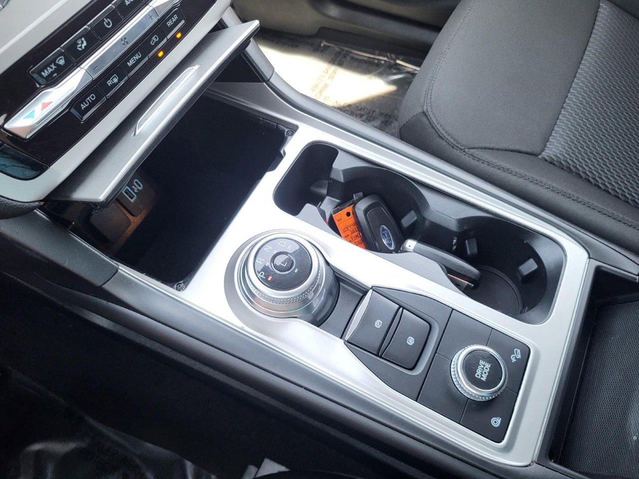Used 2023 Ford Explorer XLT AWD/4WD image 19