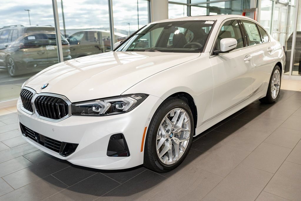 Used 2026 BMW 330i xDrive Sedan w/ Premium Package AWD/4WD image 3
