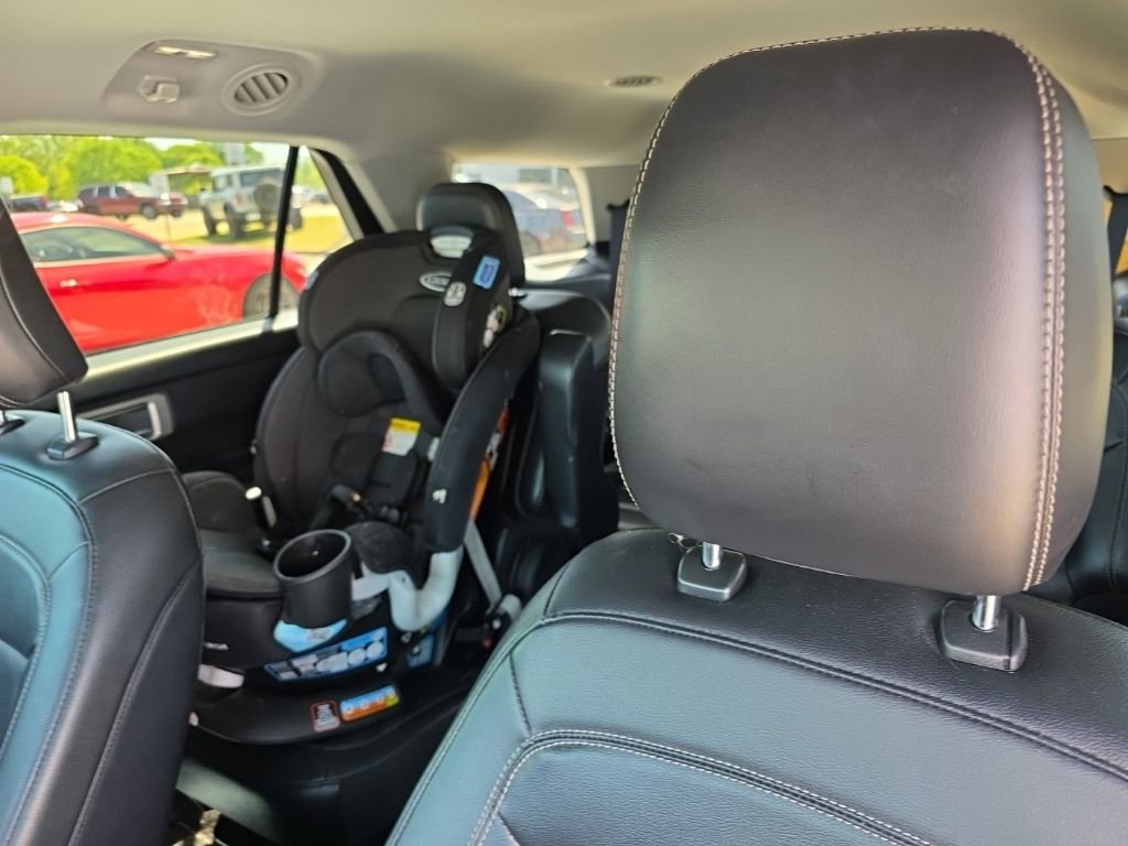 Used 2021 Ford Explorer XLT w/ Equipment Group 202A image 13