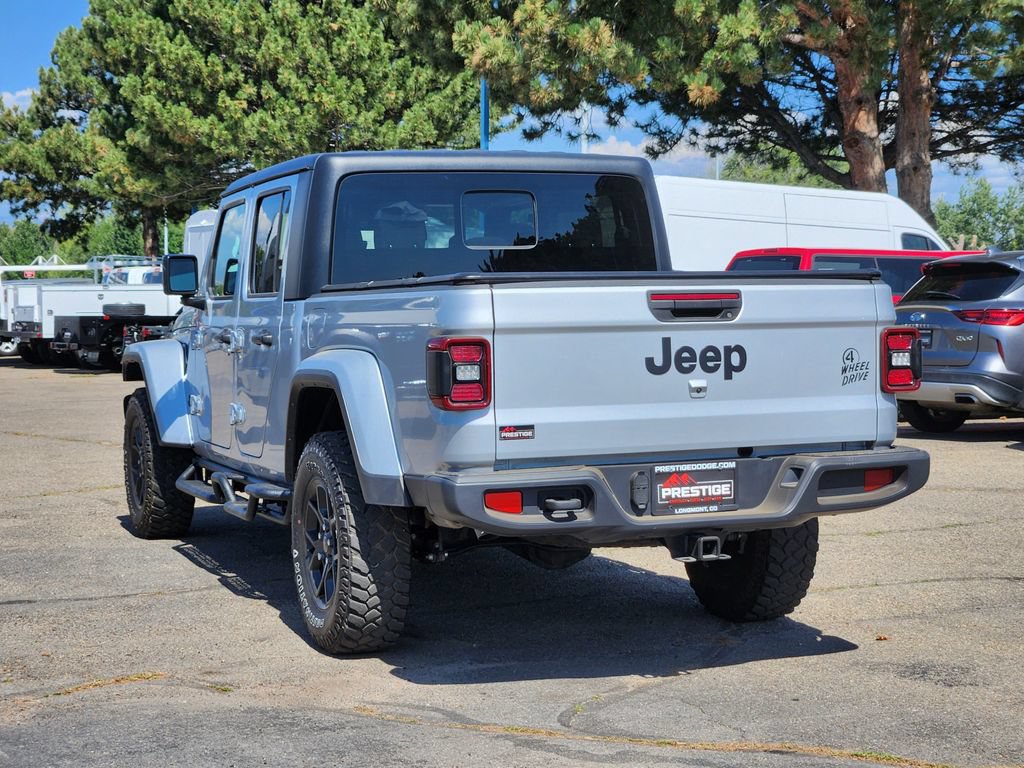 Used 2024 Jeep Gladiator Sport AWD/4WD image 3