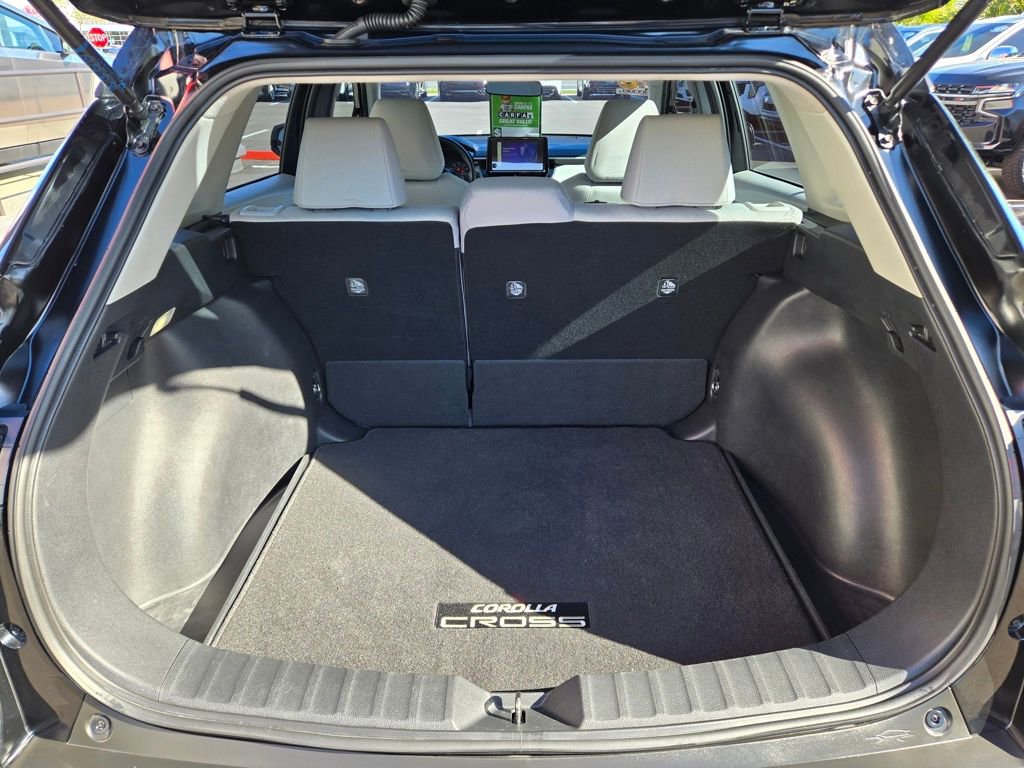 Used 2024 Toyota Corolla Cross L image 17