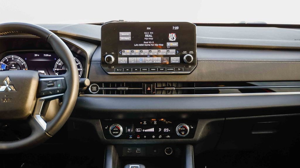 Used 2024 Mitsubishi Outlander SEL image 16