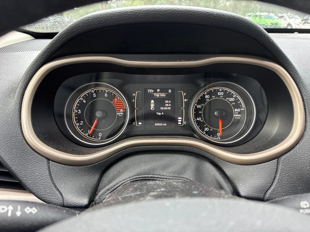 Used 2017 Jeep Cherokee Latitude w/ Comfort/Convenience Group FWD image 11