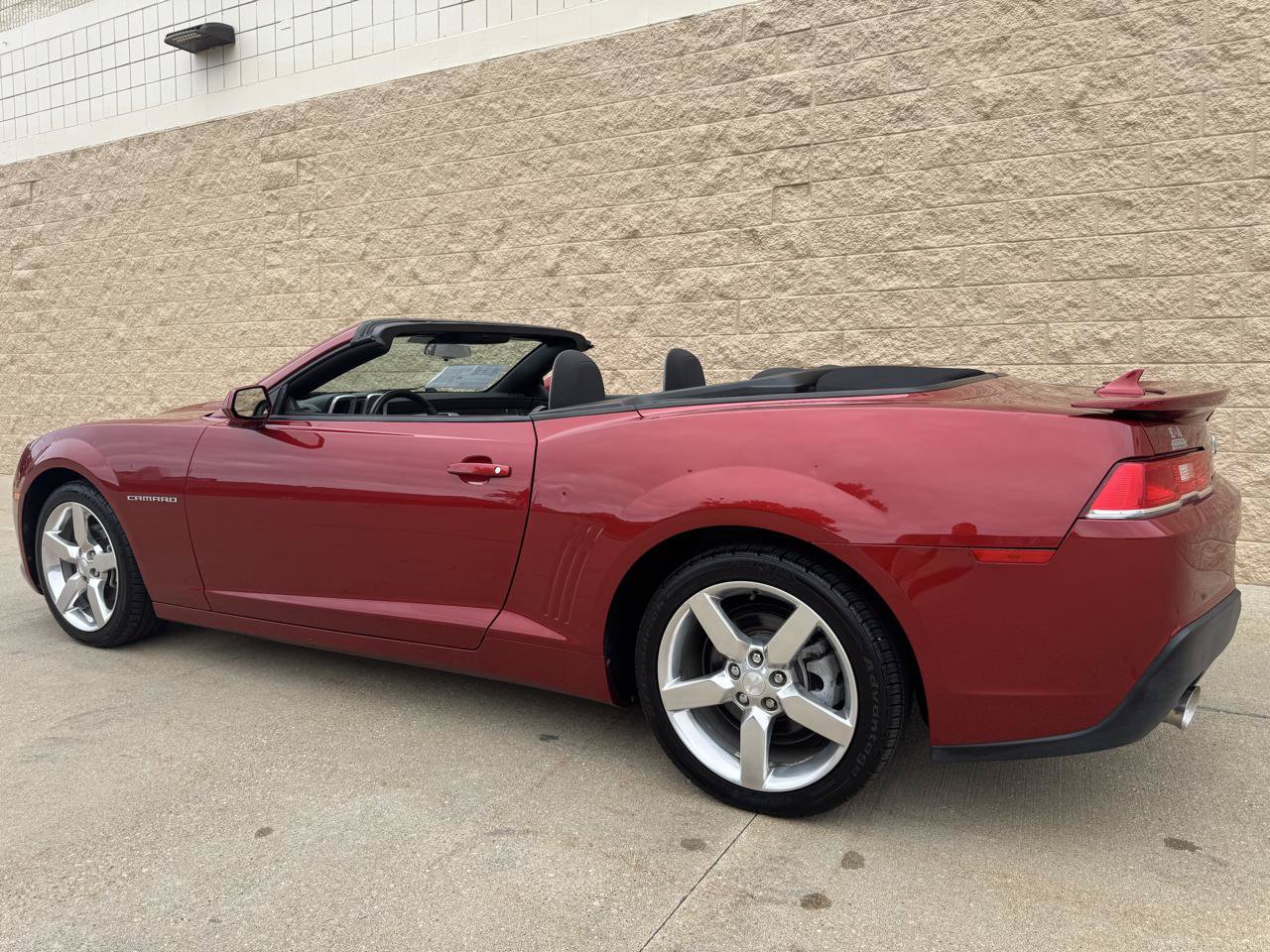 Used 2015 Chevrolet Camaro LT RWD image 7