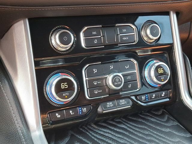 Used 2024 GMC Yukon Denali w/ Advanced Technology Package image 14