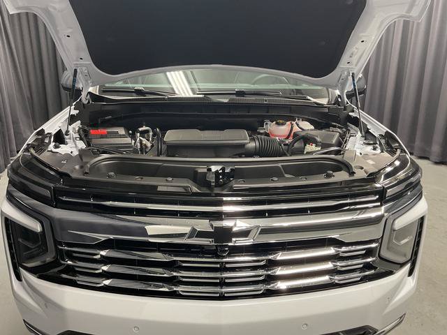 New 2026 Chevrolet Suburban Premier w/ Sun And Tow Package AWD/4WD image 18