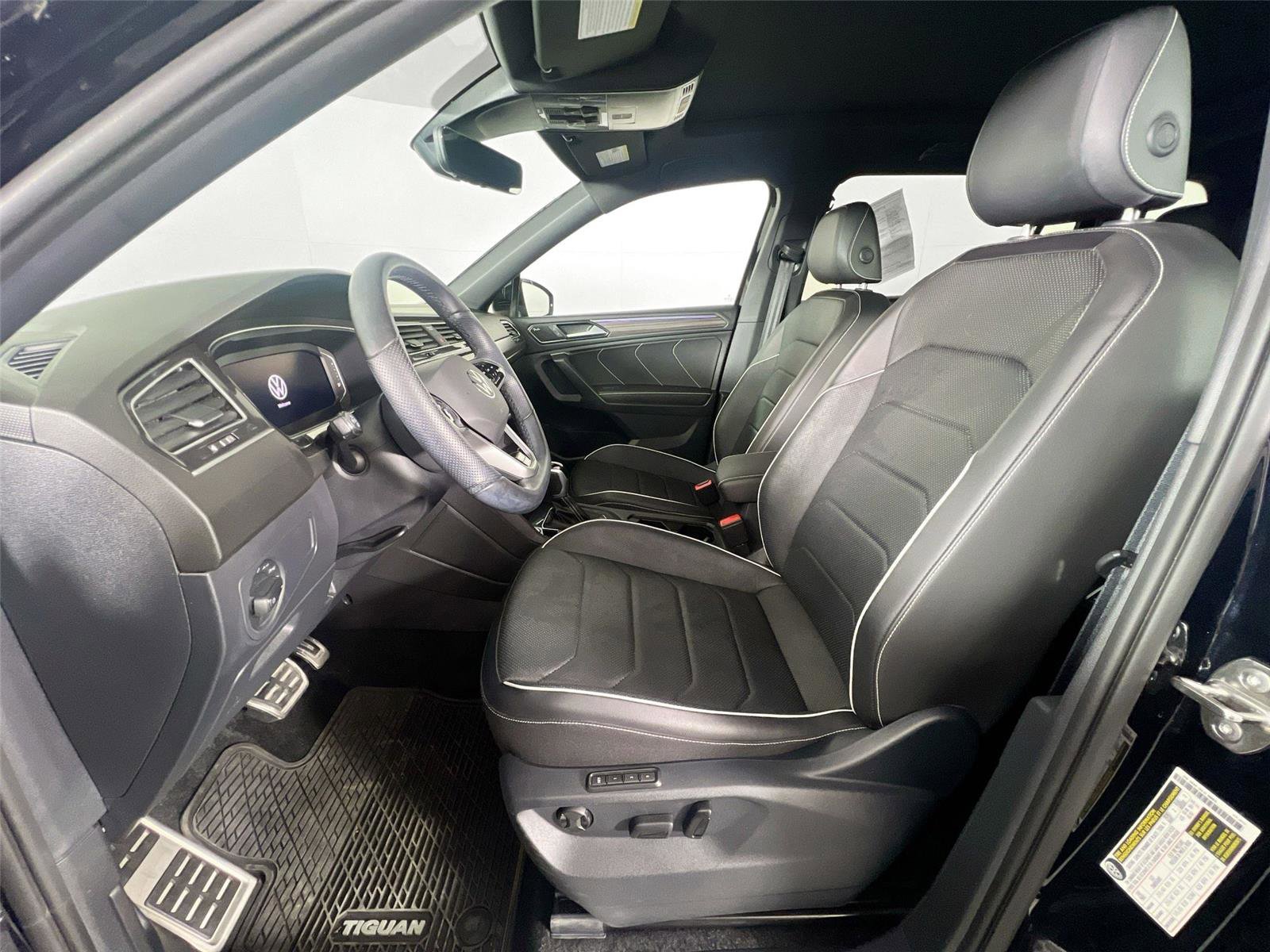 Used 2024 Volkswagen Tiguan SEL R-Line AWD/4WD image 20