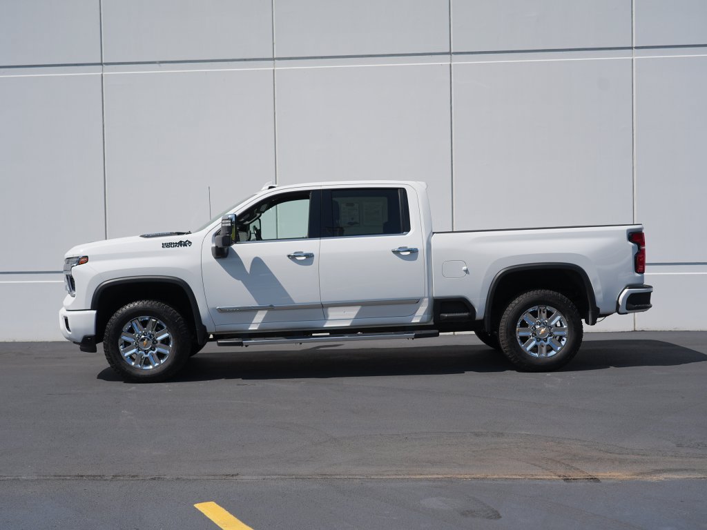 Certified 2024 Chevrolet Silverado 3500 High Country w/ LPO, Dark Essentials Package AWD/4WD image 7