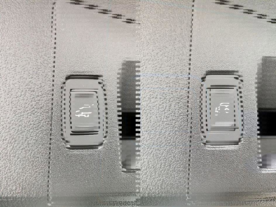 New 2026 Cadillac XT5 Premium Luxury w/ LPO, ONYX Package image 29