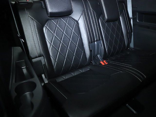 Used 2024 Volkswagen Atlas SEL Premium R-Line AWD/4WD image 38