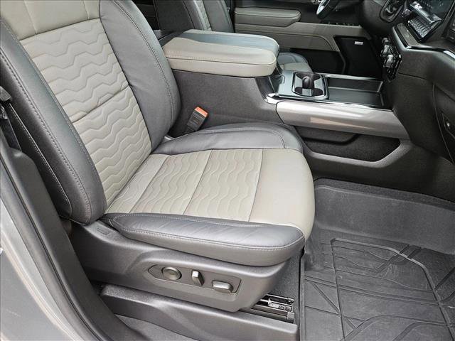 Certified 2025 Chevrolet Silverado 2500 ZR2 w/ Technology Package image 21