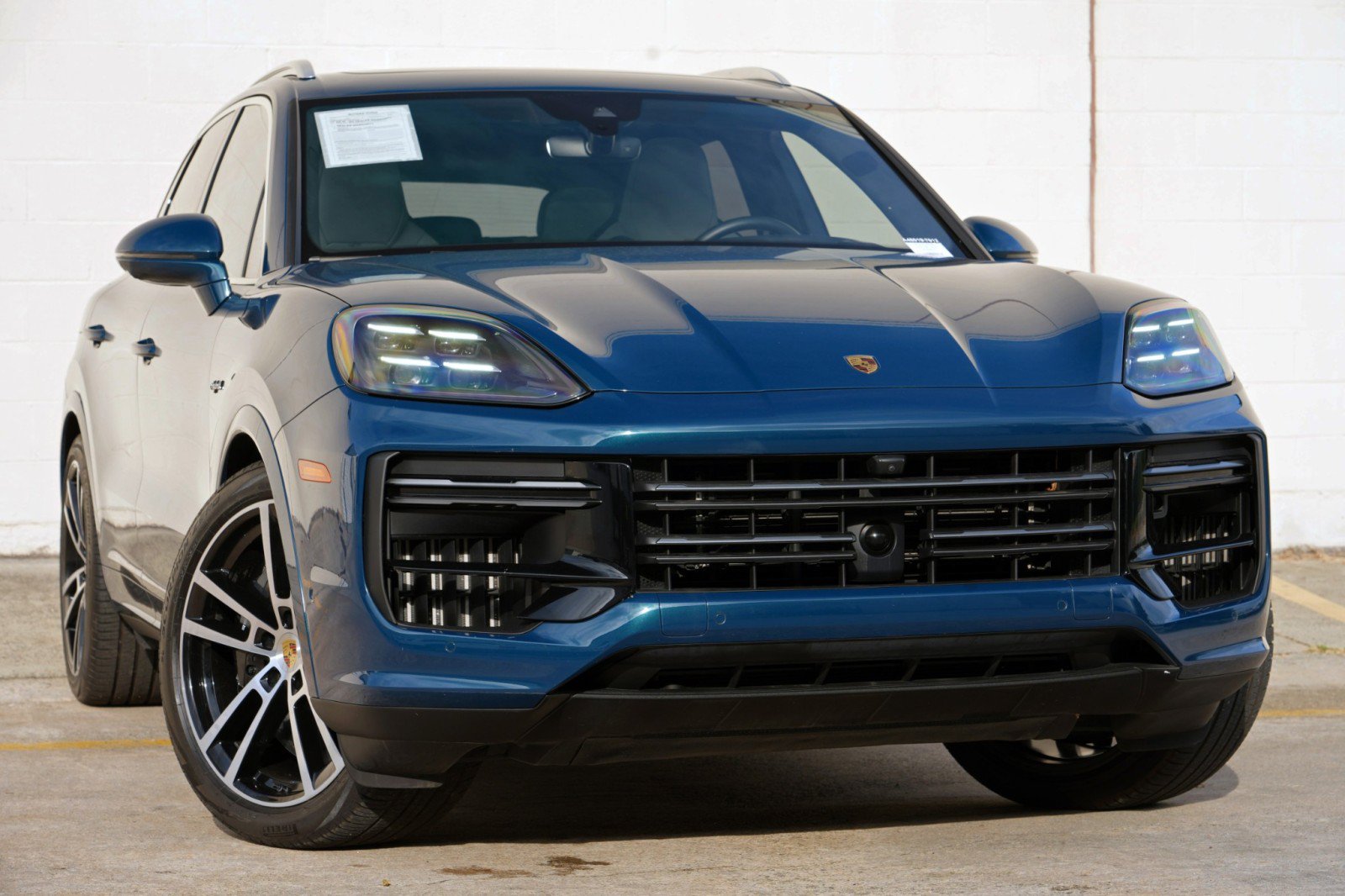 Used 2024 Porsche Cayenne Turbo AWD/4WD image 4