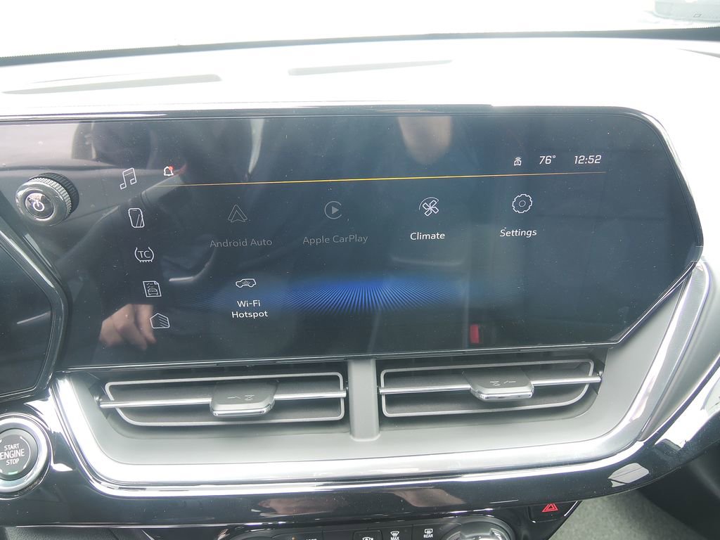 New 2026 Chevrolet Trax RS w/ Driver Confidence Package FWD image 17