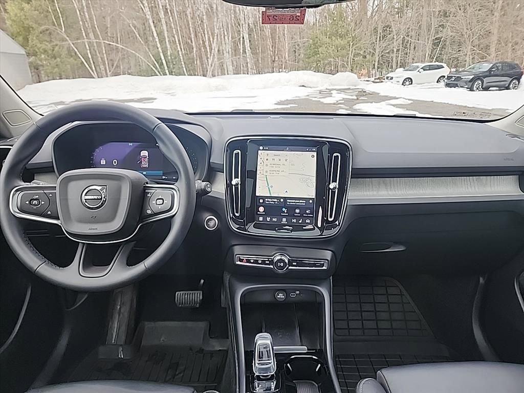 Certified 2023 Volvo XC40 B5 Plus w/ Driver Assist Package AWD/4WD image 32