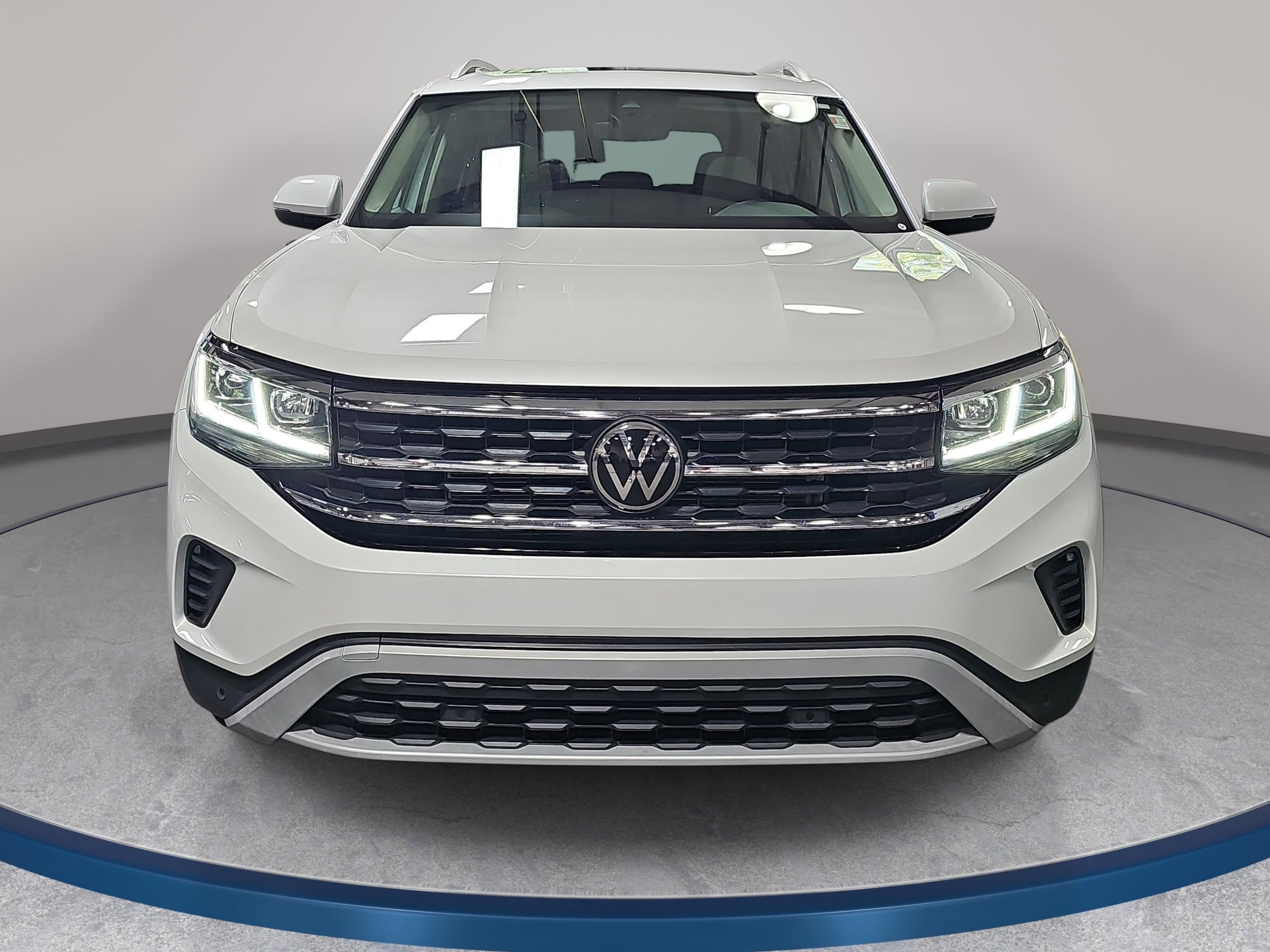 Used 2023 Volkswagen Atlas SEL image 2