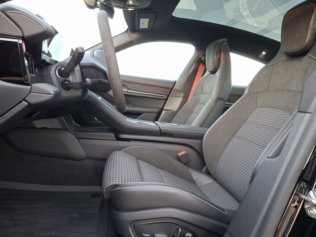 Certified 2025 Porsche Taycan image 11