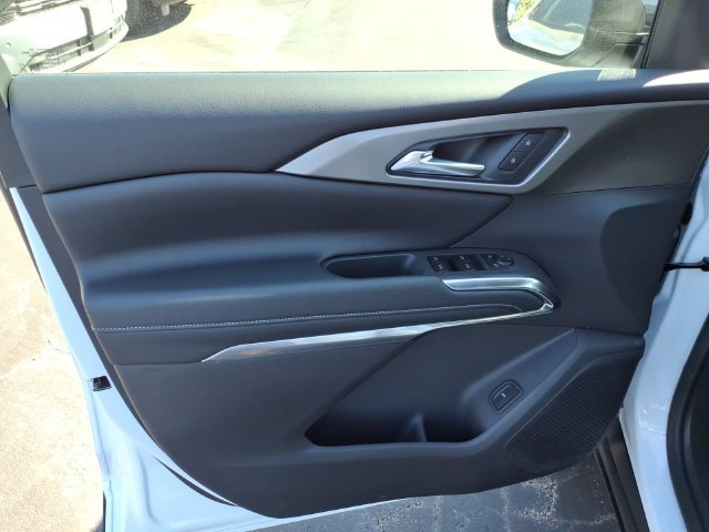 New 2027 Chevrolet Traverse LT w/ LPO, Floor Liner Package FWD image 12