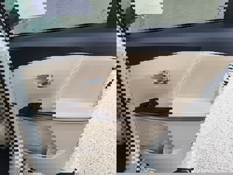 Used 2010 Toyota Venza image 24