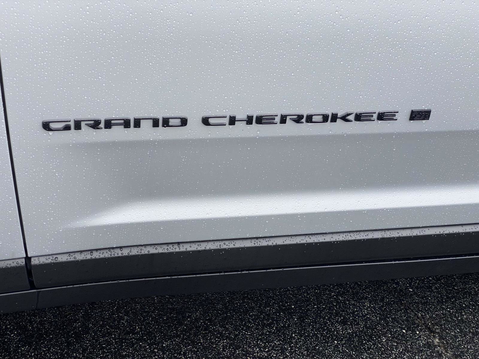 Certified 2024 Jeep Grand Cherokee Altitude image 25