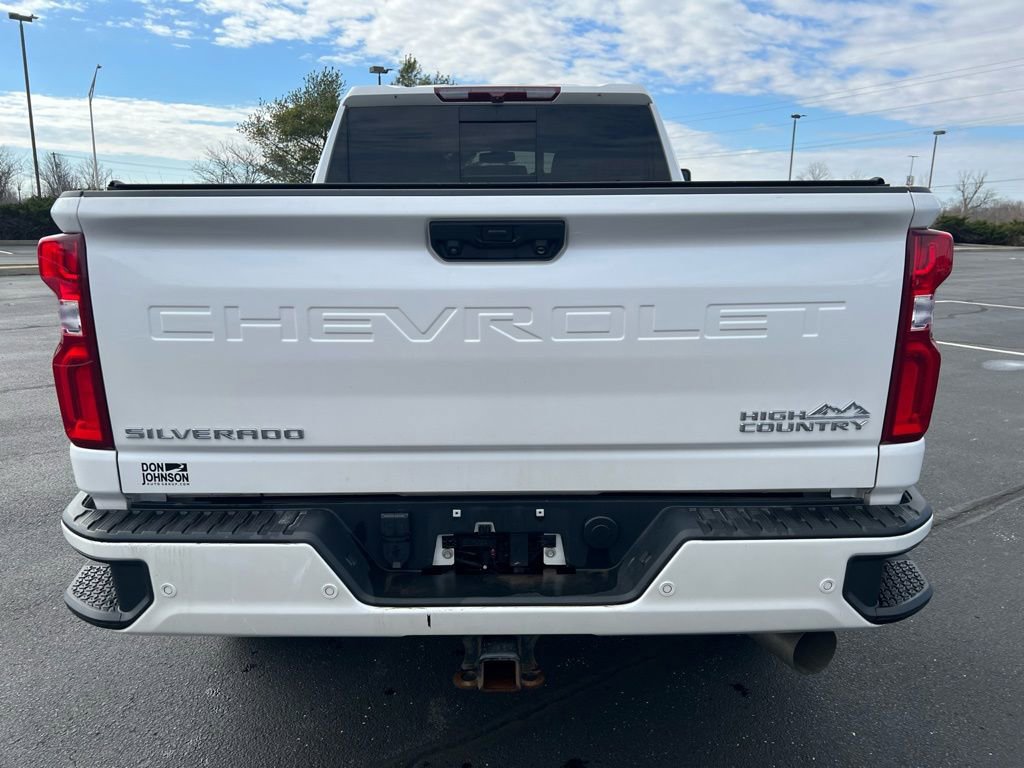 Used 2022 Chevrolet Silverado 2500 High Country w/ Safety Package II image 3