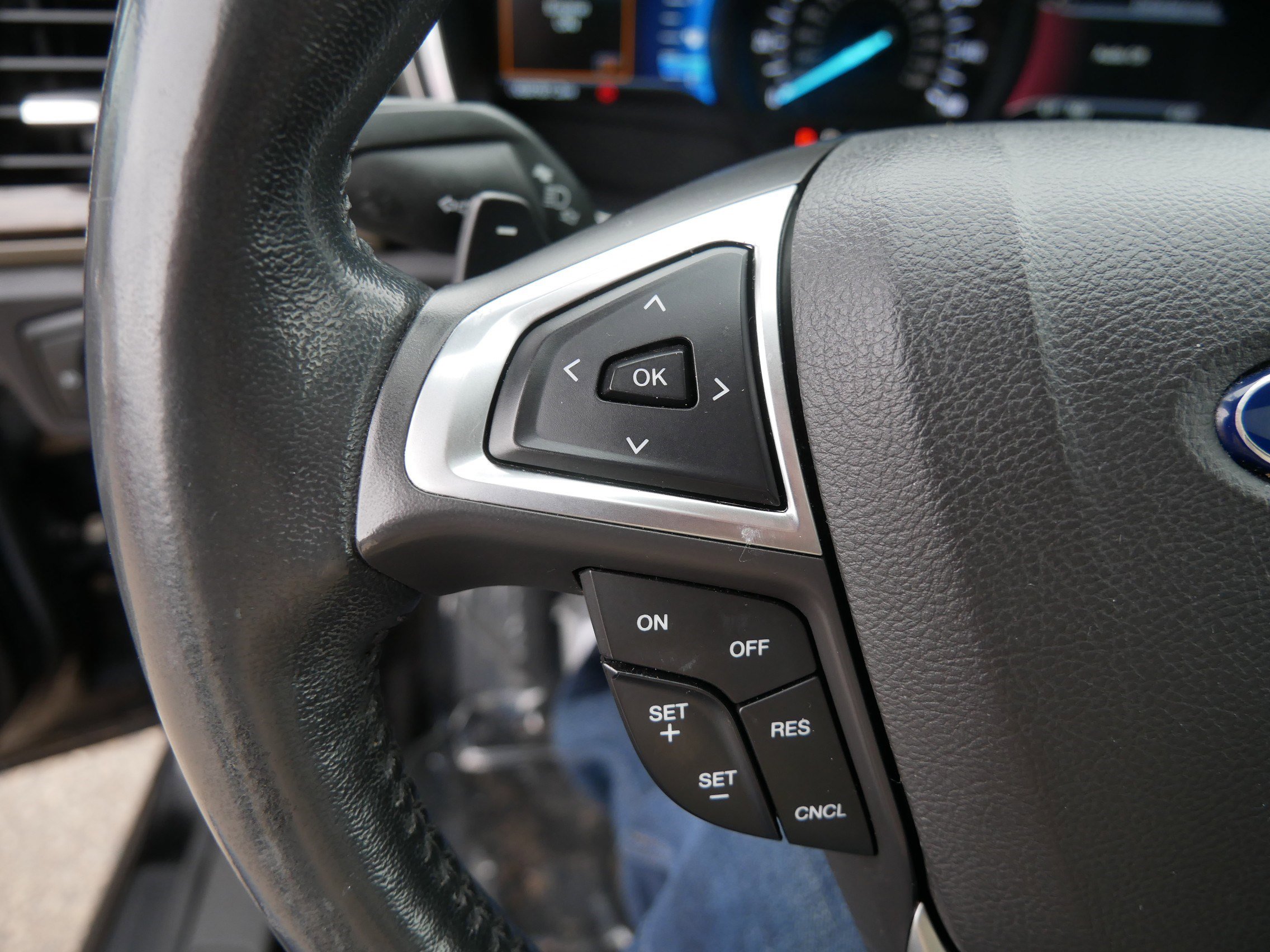 Used 2016 Ford Fusion SE w/ Equipment Group 202A image 28