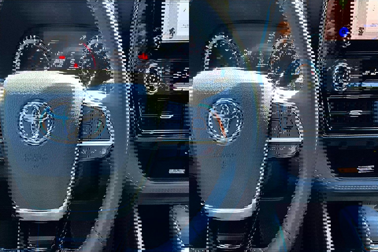 Used 2023 Toyota Highlander XSE image 13