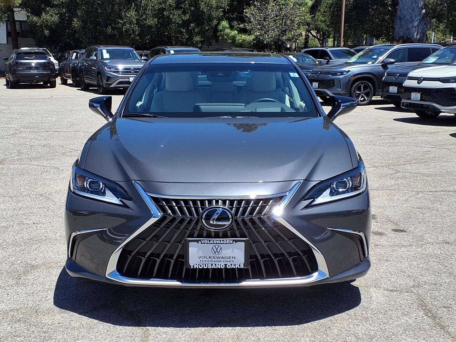 Used 2025 Lexus ES 300h w/ Premium Package FWD image 2