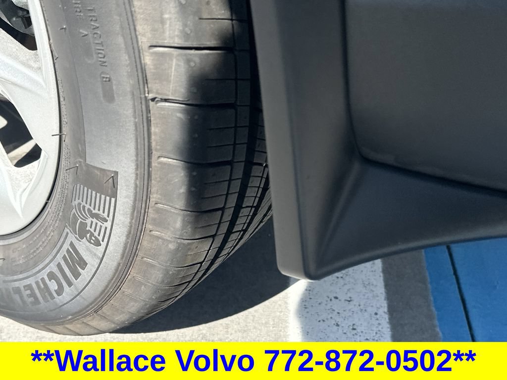 Used 2026 Toyota Corolla Cross LE FWD image 12