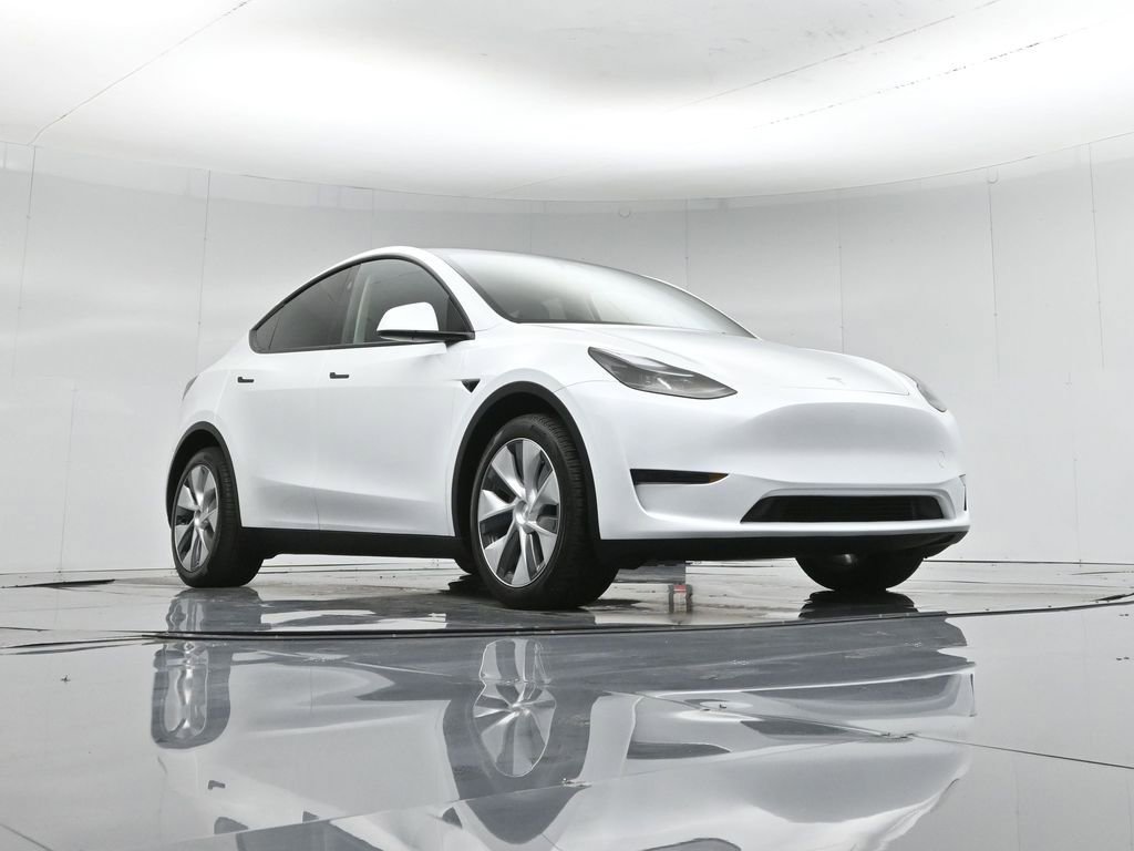 Used 2024 Tesla Model Y Long Range image 43