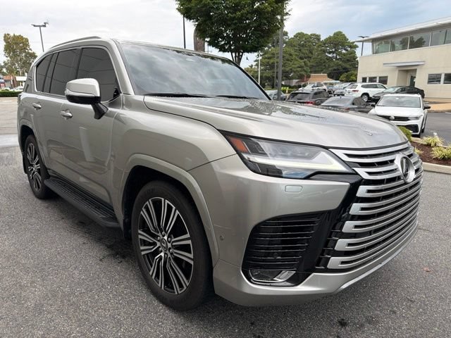 Used 2025 Lexus LX 700h Luxury AWD/4WD image 6