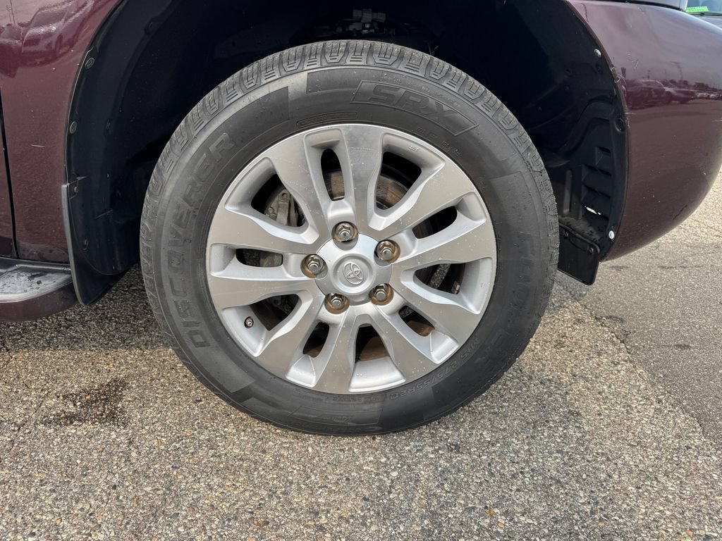 Used 2014 Toyota Sequoia Platinum AWD/4WD image 27
