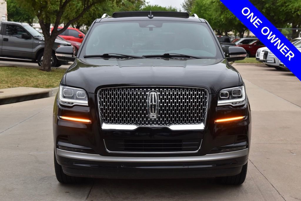 Used 2024 Lincoln Navigator L 4WD image 4