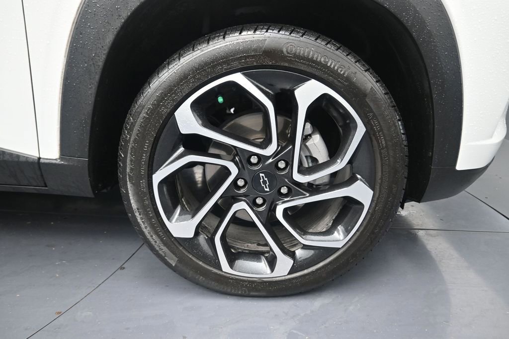 Used 2025 Chevrolet Trax RS FWD image 5