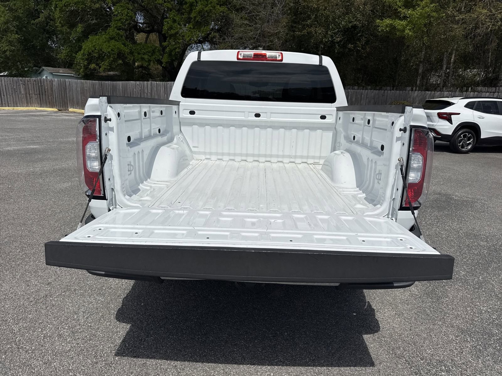 Used 2017 GMC Canyon 2WD Crew Cab w/ Convenience Package image 27