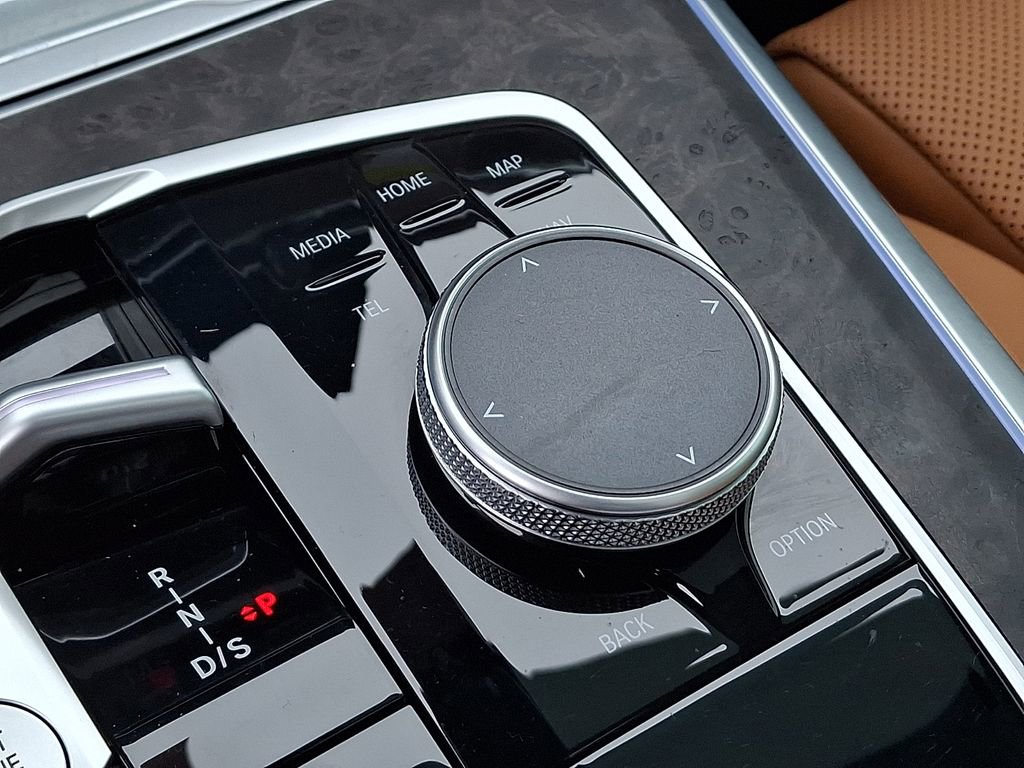 Used 2026 BMW X5 xDrive40i w/ M Sport Package image 28