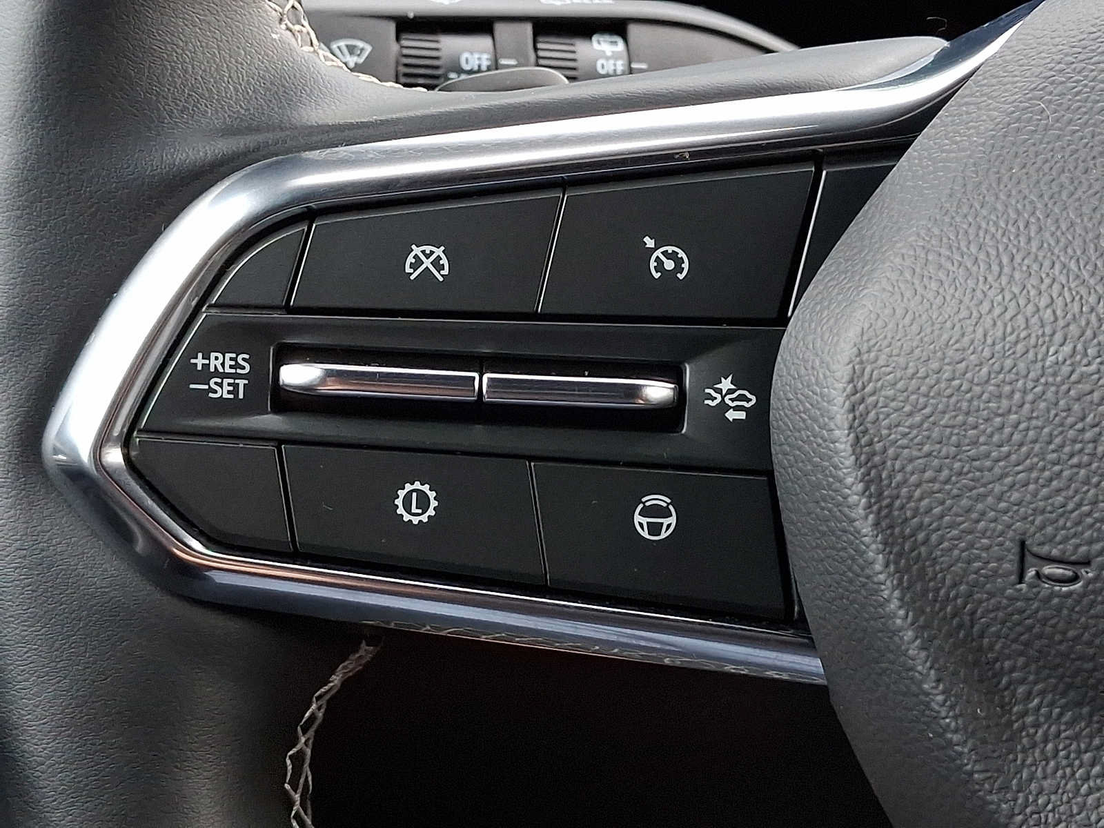 Used 2025 Chevrolet Traverse LT w/ Enhanced Driving Package FWD image 27