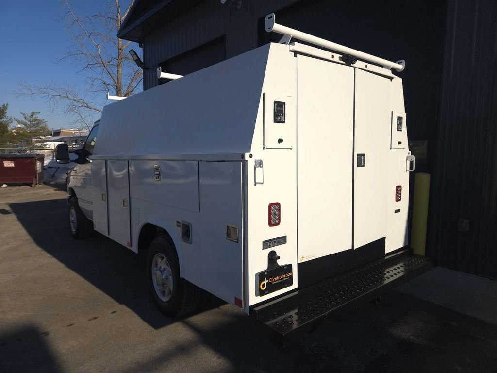 Used 2022 Ford E-350 and Econoline 350 Super Duty w/ Power Windows & Locks Group RWD image 3