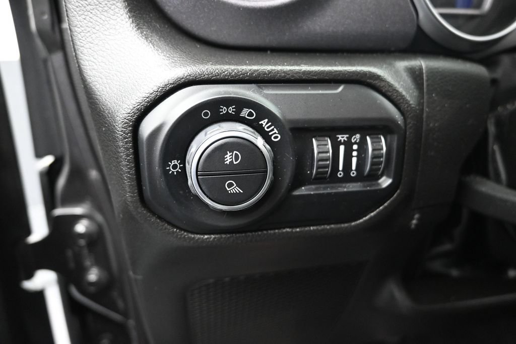 Used 2022 Jeep Gladiator Mojave w/ LED Lighting Group AWD/4WD image 11