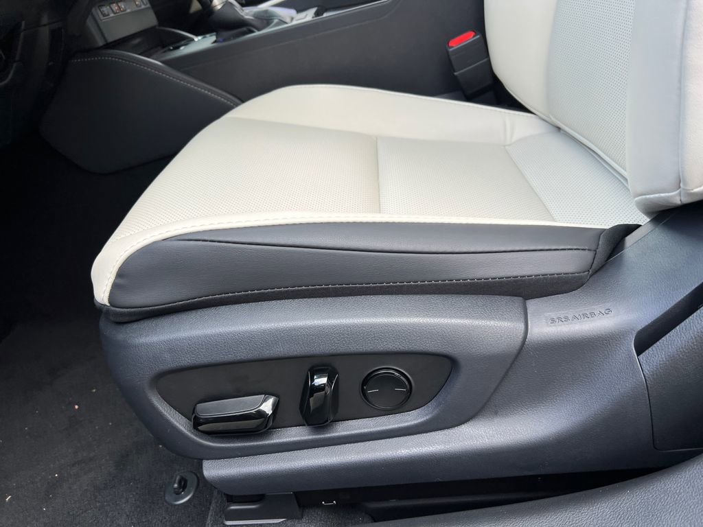 Certified 2025 Lexus ES 350 w/ Premium Package image 13