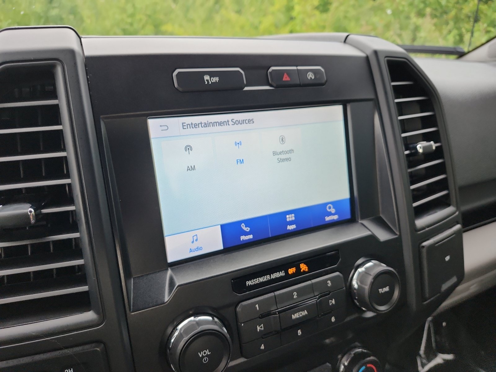 Used 2019 Ford F150 XL w/ Equipment Group 101A Mid AWD/4WD image 18