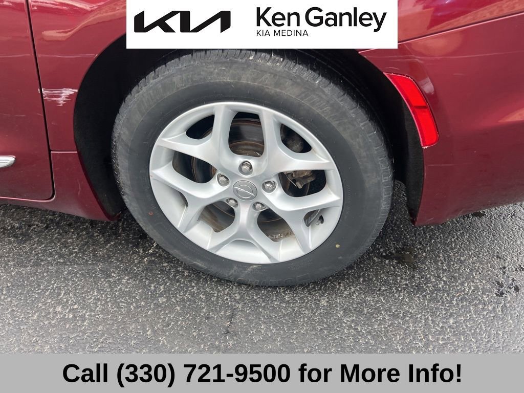 Used 2017 Chrysler Pacifica Touring-L Plus w/ Advanced Safetytec Group image 23