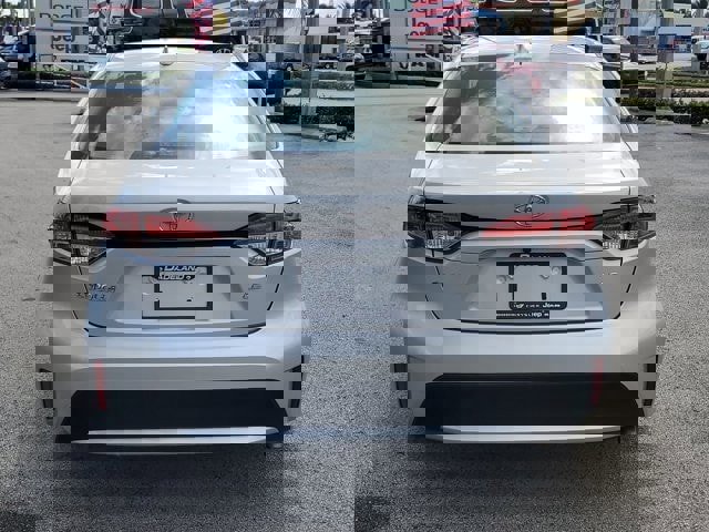 Used 2021 Toyota Corolla LE image 6