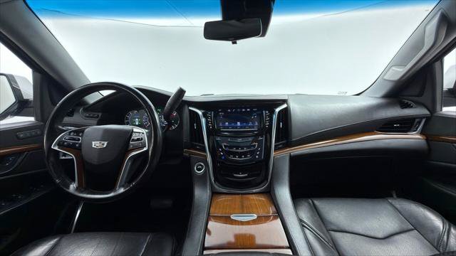 Used 2018 Cadillac Escalade ESV Luxury RWD image 23